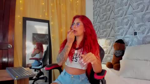 sophie online show from October 2025 10:50:01 PM