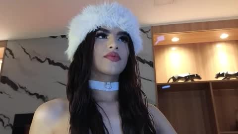 Sophia online show from November 2025 10:01:02 PM