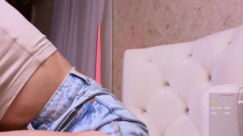 Snapshot of sophia_dreamy chatting on March 2025 01:43:01 AM Sophia online show from March 2025 01:43:01 AM