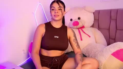 Sophia Carson online show from November 2025 06:51:01 PM