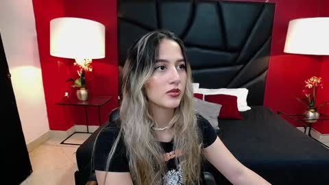 Snapshot of sophia_loreenn chatting on January 2025 12:50:02 PM Sofia online show from January 2025 12:50:02 PM