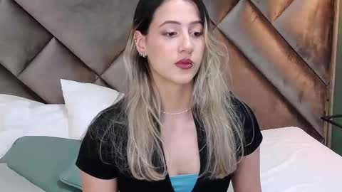 Snapshot of sophia_loreenn chatting on February 2025 11:28:02 AM Sofia online show from February 2025 11:28:02 AM