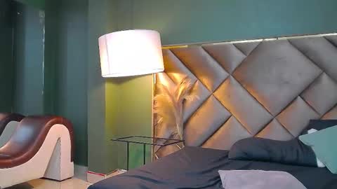 Snapshot of sophia_loreenn chatting on September 2025 01:43:02 PM Sofia online show from September 2025 01:43:02 PM