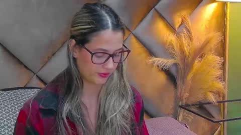 Snapshot of sophia_loreenn chatting on September 2025 01:27:01 PM Sofia online show from September 2025 01:27:01 PM