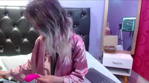 Snapshot of sophia_ny chatting on January 2025 11:11:01 AM SOPHIA online show from January 2025 11:11:01 AM