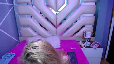 Snapshot of sophia_ny chatting on February 2025 07:16:02 PM SOPHIA online show from February 2025 07:16:02 PM