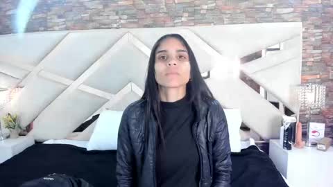 Sophia Paris online show from September 2025 04:23:01 AM