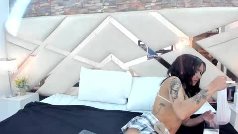 Sophia Paris online show from September 2025 03:30:02 AM