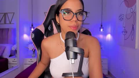 Sophie Hill  online show from October 2025 08:41:02 PM