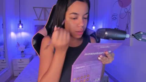 Sophie Hill  online show from November 2025 12:31:02 PM