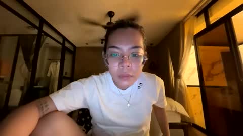 sophiaandress online show from April 2026 01:13:02 PM