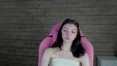 SophiaProve online show from November 2025 05:57:01 PM