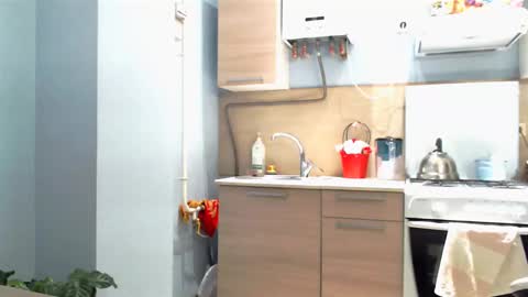 Snapshot of sophiasoft chatting on December 2024 10:42:01 PM Sophia online show from December 2024 10:42:01 PM