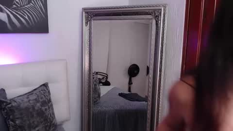   online show from November 2025 08:22:01 PM