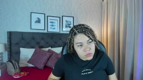 Snapshot of sophie__blare chatting on July 2026 07:05:01 PM sophie__blare online show from July 2026 07:05:01 PM