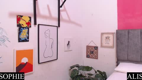Sophie  Alis online show from February 2025 10:03:02 AM