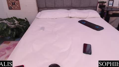 Sophie  Alis online show from February 2025 01:29:01 PM