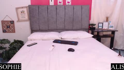 Sophie  Alis online show from February 2025 10:51:01 AM