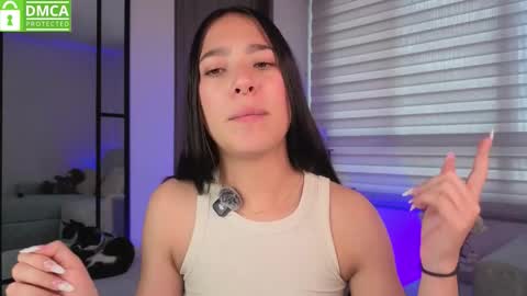 Snapshot of sophie_bbs chatting on December 2025 07:53:02 PM Sophie online show from December 2025 07:53:02 PM