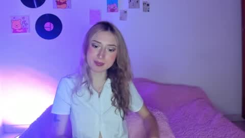 Sophie online show from March 2026 06:19:02 AM