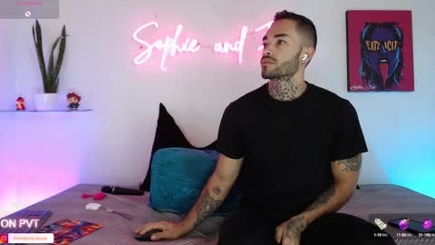 Snapshot of sophie_foxx chatting on October 2025 01:46:02 PM SOPHIE - FOXX online show from October 2025 01:46:02 PM