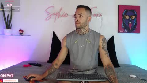 Snapshot of sophie_foxx chatting on October 2025 02:02:01 PM SOPHIE - FOXX online show from October 2025 02:02:01 PM