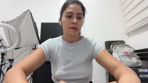 Snapshot of sophie_foxxx chatting on May 2026 03:45:02 AM Sophie online show from May 2026 03:45:02 AM