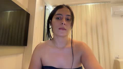 Snapshot of sophie_foxxx chatting on May 2026 04:10:02 AM Sophie online show from May 2026 04:10:02 AM