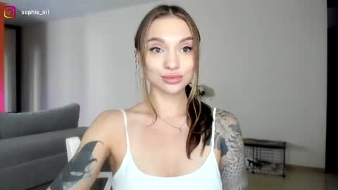 Snapshot of sophie_in chatting on July 2026 06:47:02 AM Sonya online show from July 2026 06:47:02 AM