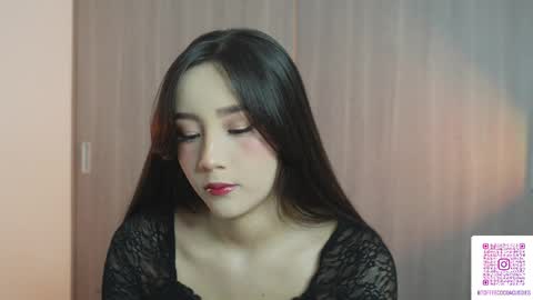 Sophie or Sof online show from April 2026 02:38:01 AM