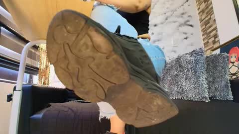 Snapshot of sophie_littles chatting on January 2026 03:17:02 PM Sophie online show from January 2026 03:17:02 PM