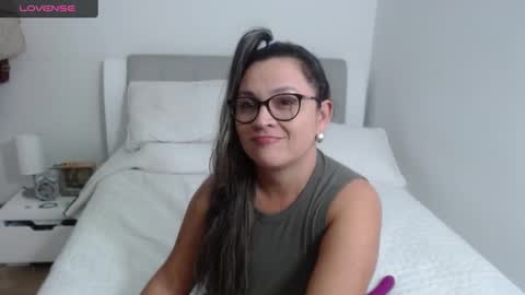 Snapshot of sophie_lopez1 chatting on January 2025 03:23:01 AM Sofa online show from January 2025 03:23:01 AM