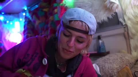 Snapshot of sophie_lovely chatting on January 2025 06:05:02 AM derpy derpington online show from January 2025 06:05:02 AM