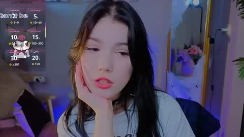 Snapshot of sophie_nomenal_ chatting on October 2025 01:47:02 PM sophie_nomenal_ online show from October 2025 01:47:02 PM