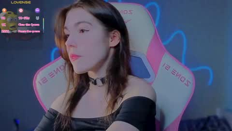 sophie_nomenal_ online show from June 2026 04:12:02 PM
