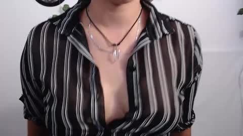 Snapshot of sophie_ross1 chatting on October 2025 12:52:01 AM sophie_ross1 online show from October 2025 12:52:01 AM