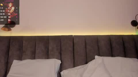 sophie_smith19 online show from October 2025 02:39:02 PM