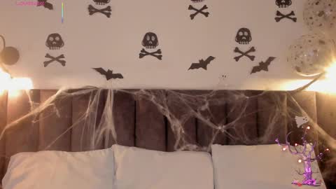 sophie_smith19 online show from October 2025 01:18:02 PM