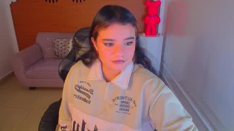 Snapshot of sophie_t_ chatting on December 2024 11:11:02 AM Sofia online show from December 2024 11:11:02 AM