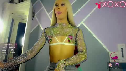 Snapshot of sophie_vall chatting on October 2025 06:14:01 AM sophie_vall online show from October 2025 06:14:01 AM