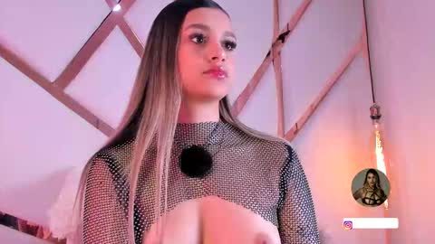 Snapshot of sophie_velvet18 chatting on February 2026 07:55:02 PM Sophie online show from February 2026 07:55:02 PM