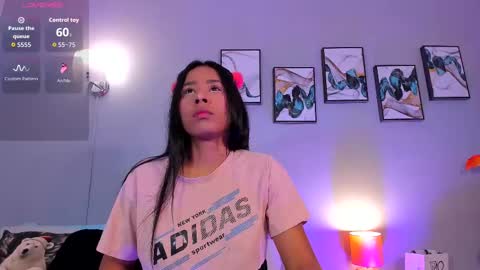 Snapshot of sophie_w1 chatting on November 2025 12:16:02 PM sophie_w1 online show from November 2025 12:16:02 PM