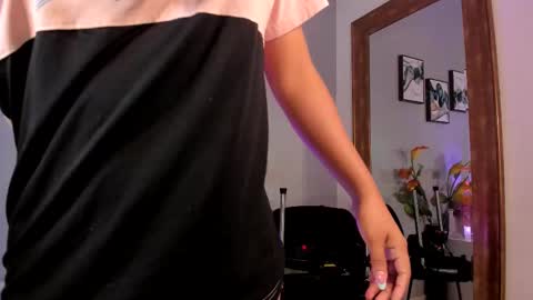 Snapshot of sophie_w1 chatting on December 2025 12:36:02 PM sophie_w1 online show from December 2025 12:36:02 PM