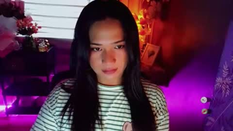 Sophie online show from April 2026 05:02:02 AM