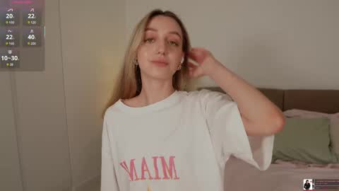 Snapshot of sophiebelll chatting on June 2026 11:05:01 AM sophiebelll online show from June 2026 11:05:01 AM