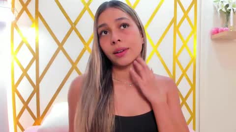 Sophie online show from April 2026 01:14:01 PM