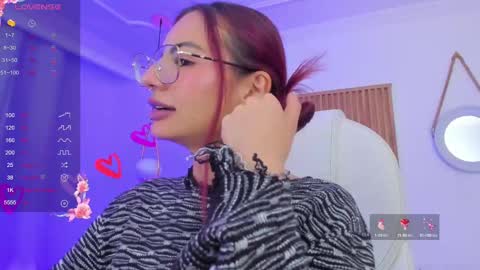   Sophie  IG sophiecherry es   online show from March 2025 05:20:01 AM