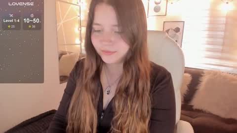 Sophie  online show from December 2025 02:11:01 PM