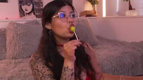 Sophiee  online show from April 2026 06:38:01 PM