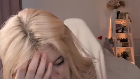 Sophie  online show from March 2025 06:48:02 AM